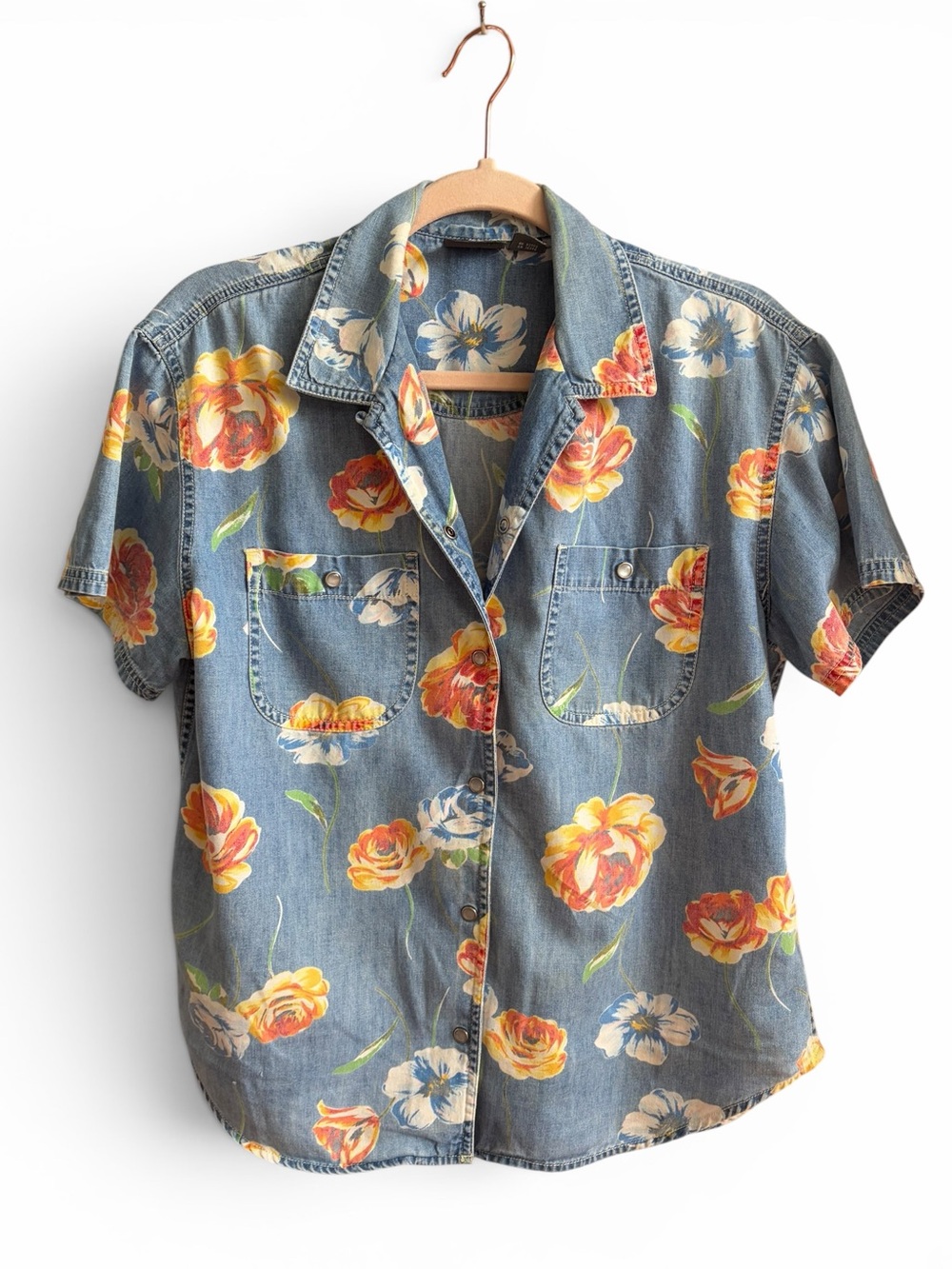 Vintage Liz Wear Denim Floral Button-snap Shirt in Blue with floral design